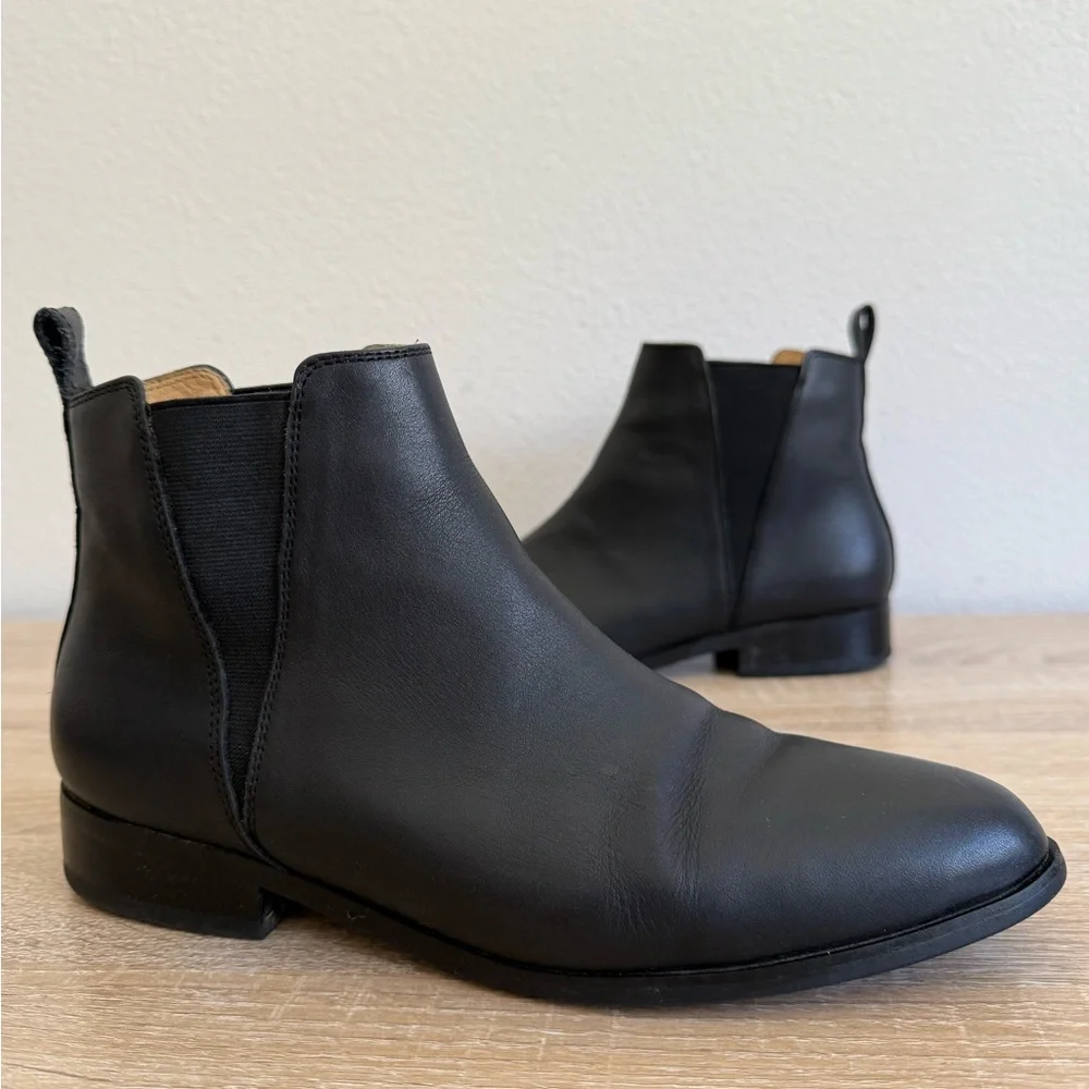 Nisolo black leather Chelsea pull on ankle Boots Women’s Sz 7.5‎
